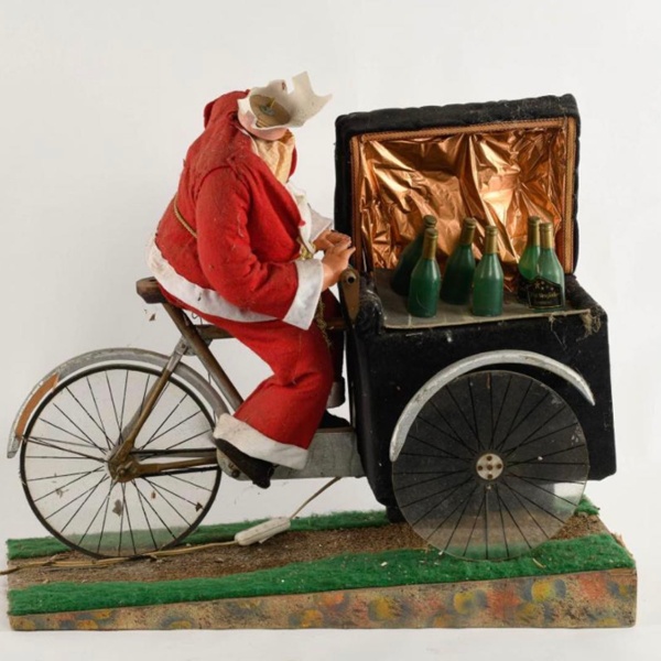 Le p&egrave;re no&euml;l sur son triporteur 1