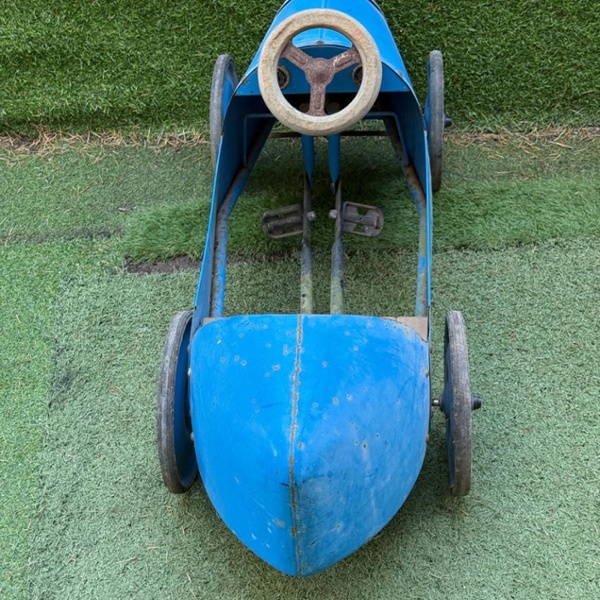 Voiture &agrave; p&eacute;dales bleue de course 2