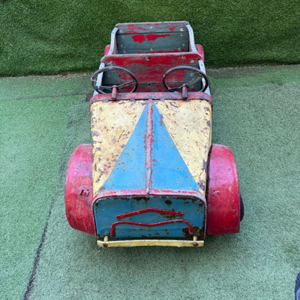 Voiture &agrave; p&eacute;dales biplace rouge et jaune 3